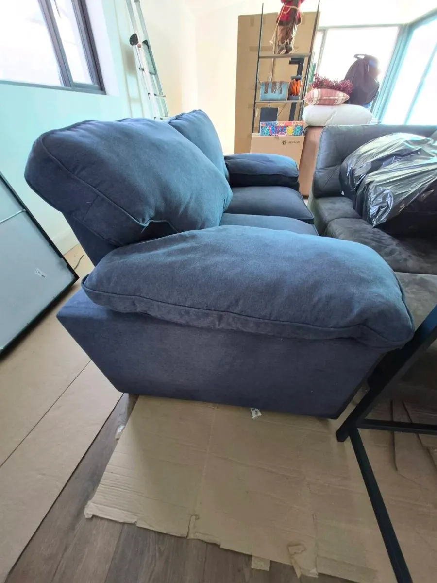 2 seater sofa bed - Image 4