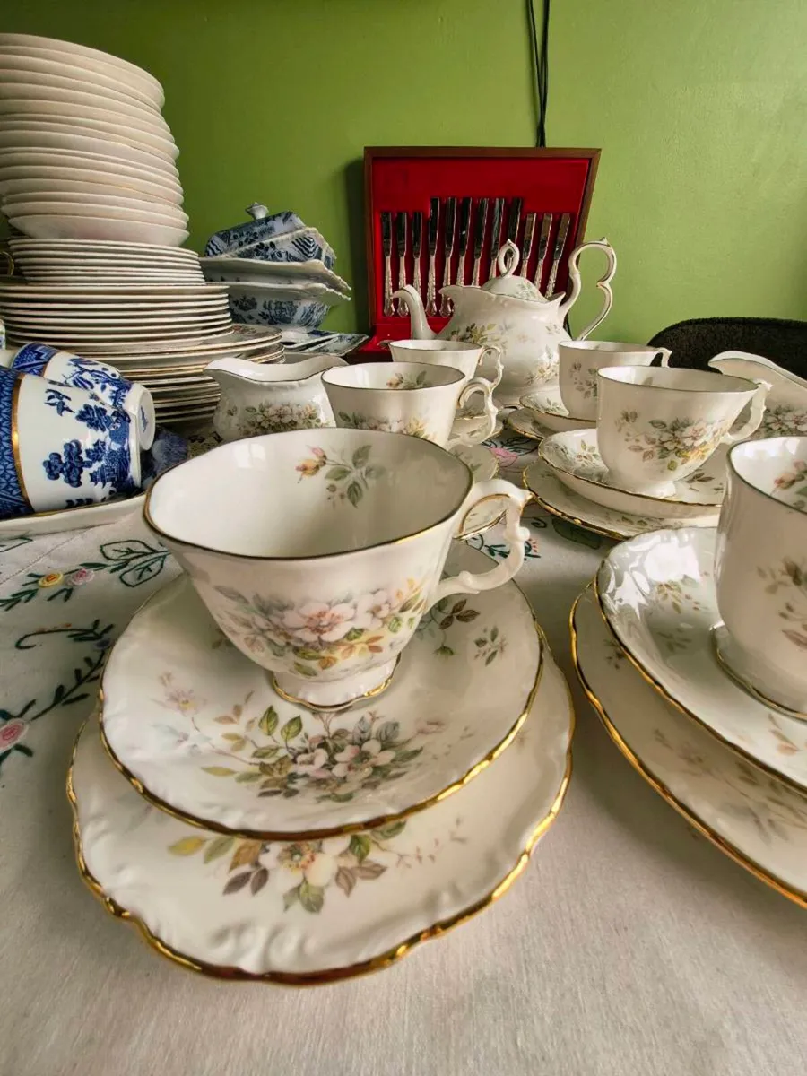 Royal albert Haworth - Image 2