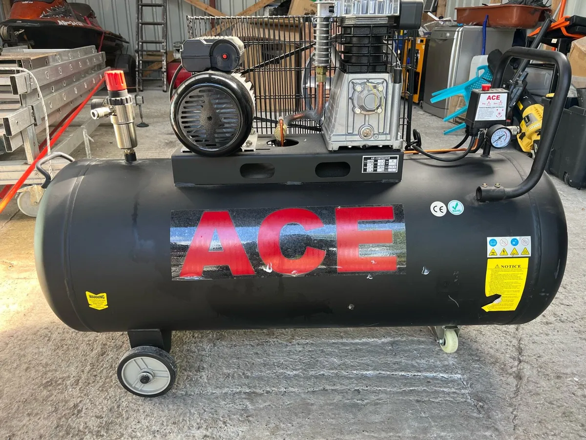 200 L air compressor - Image 1