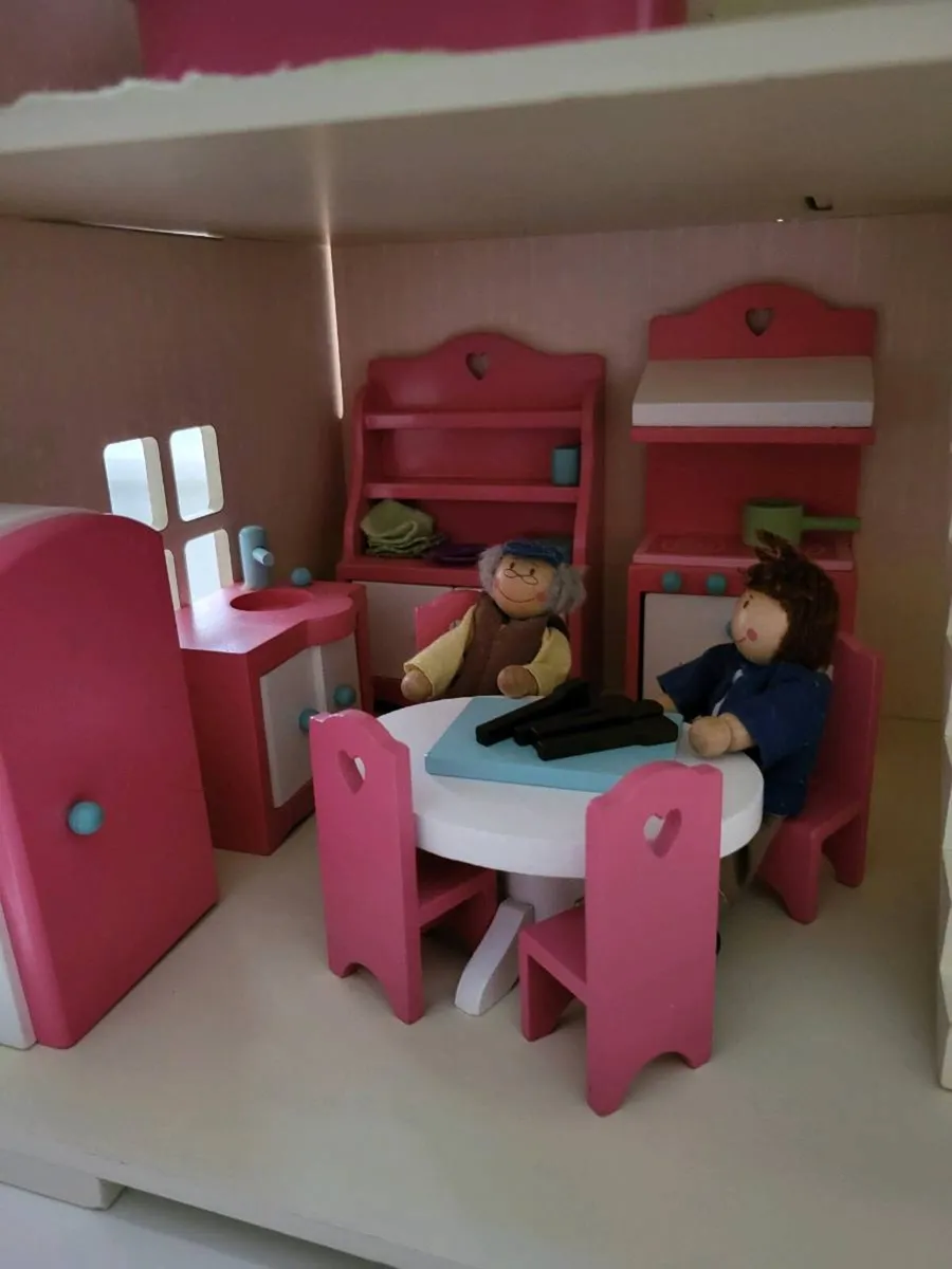 Wooden dolls house with accessories (3 storey) - Image 3