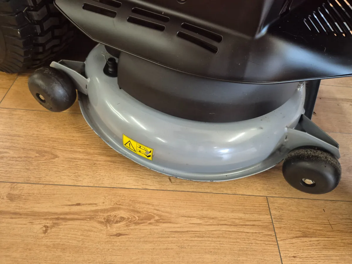 2024 Honda HF2417 Ride On Lawn Mower Only 17 Hours - Image 4