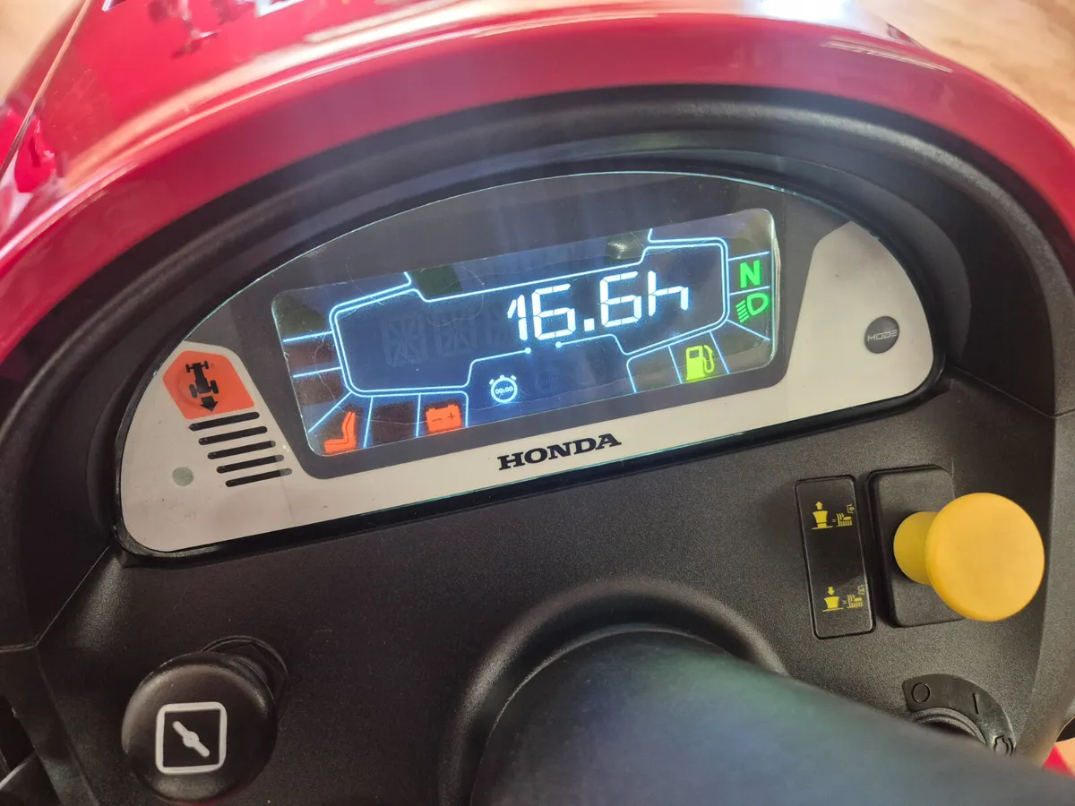 2024 Honda HF2417 Ride On Lawn Mower Only 17 Hours - Image 3