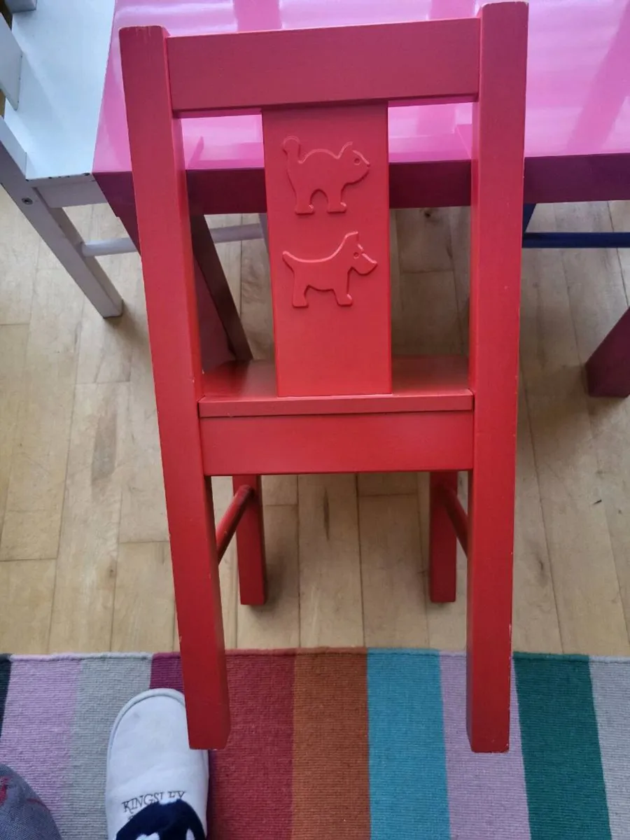 Kids table and chairs - Image 2