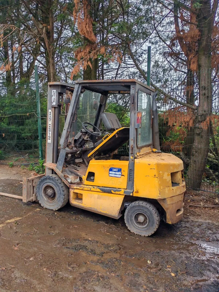 Forklifts X 2 - Image 4