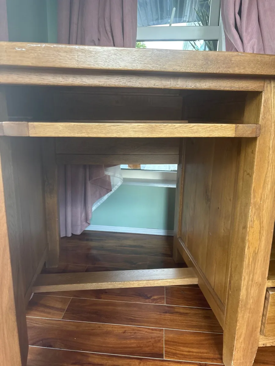 Desk - Image 4