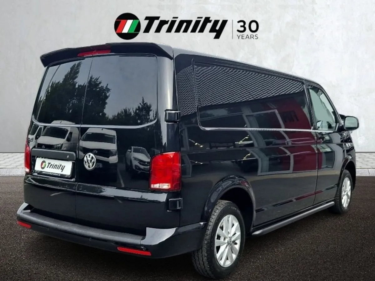 Volkswagen Transporter ** HIGHLINE ** HUGE SPEC ** - Image 3