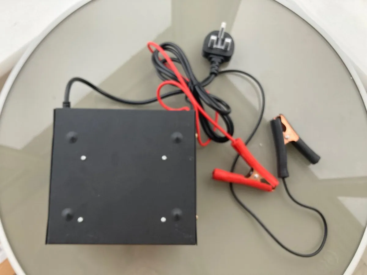 Car battery charger - NEW 12V/24V - Image 2