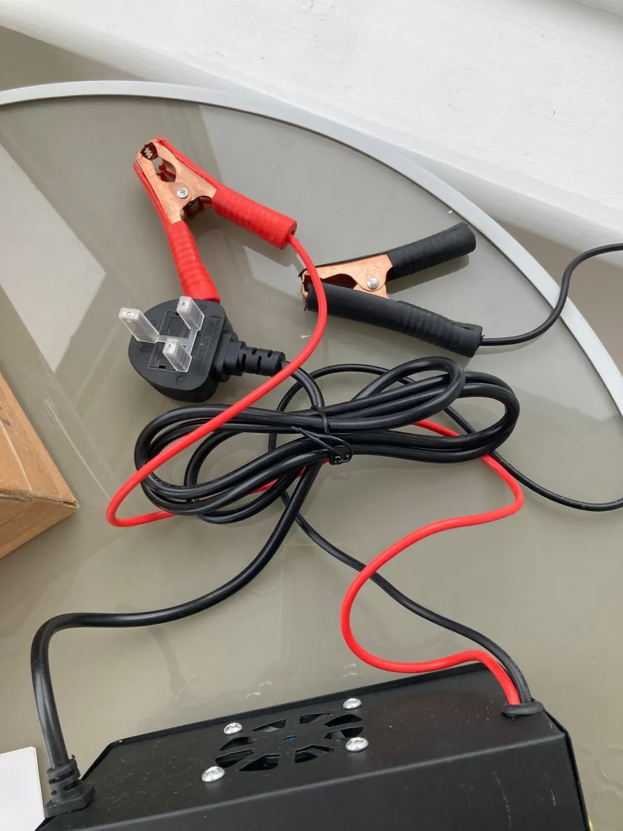 Car battery charger - NEW 12V/24V - Image 4