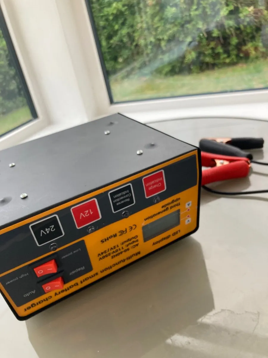 Car battery charger - NEW 12V/24V - Image 1