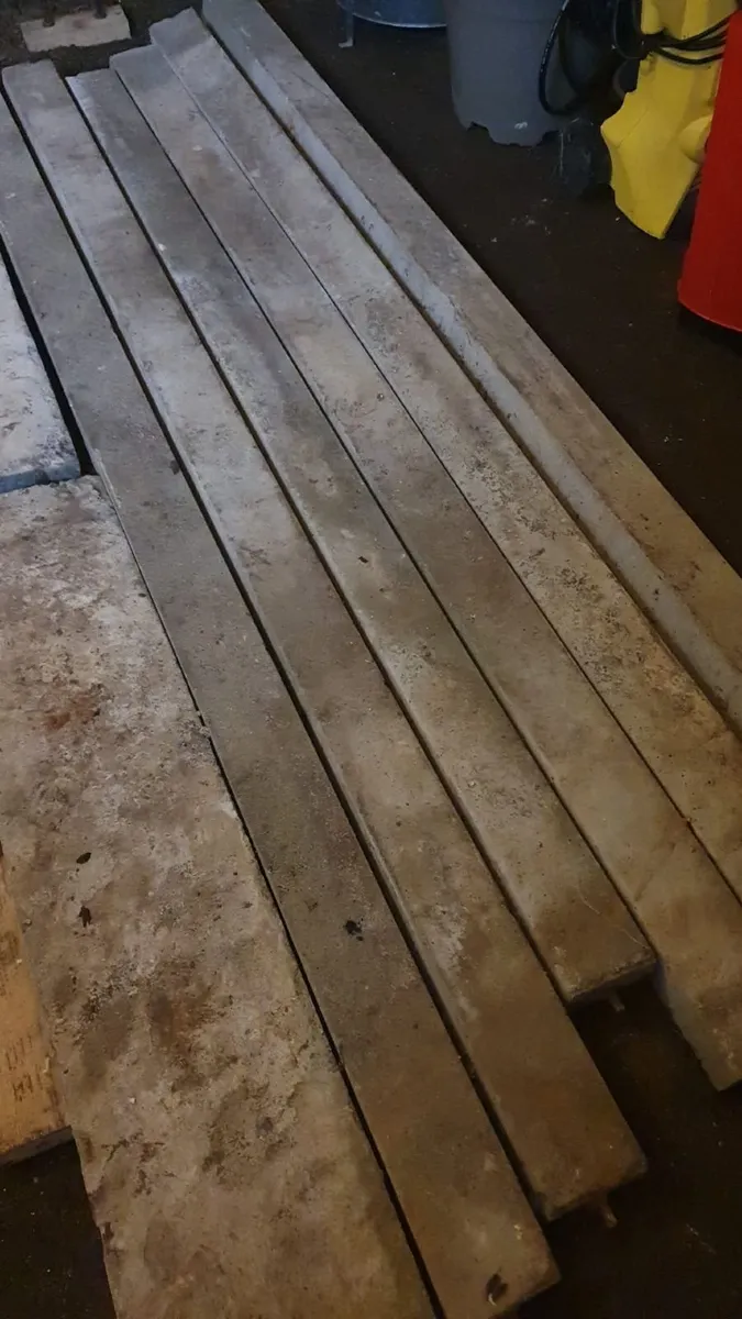 6(2m) concrete fence posts + 2 (108cm) slabs  FREE - Image 1