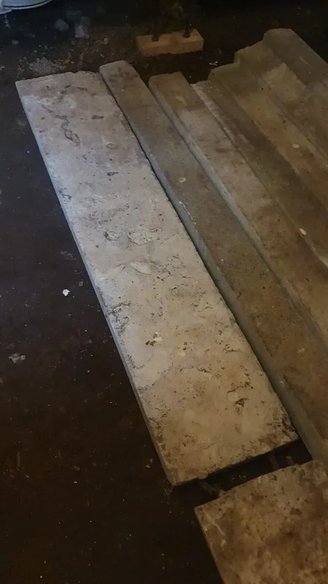 6(2m) concrete fence posts + 2 (108cm) slabs  FREE - Image 3