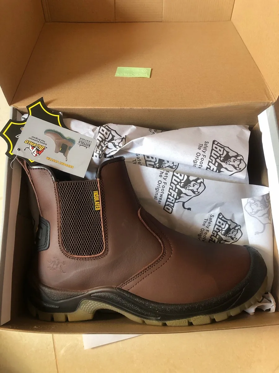 Job Lot of Workwear, Work Boots, Jackets, Hi Vis - Image 1