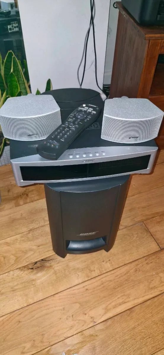 Bose AV3-2-1 II Home Theater Speaker System DVD/CD - Image 1
