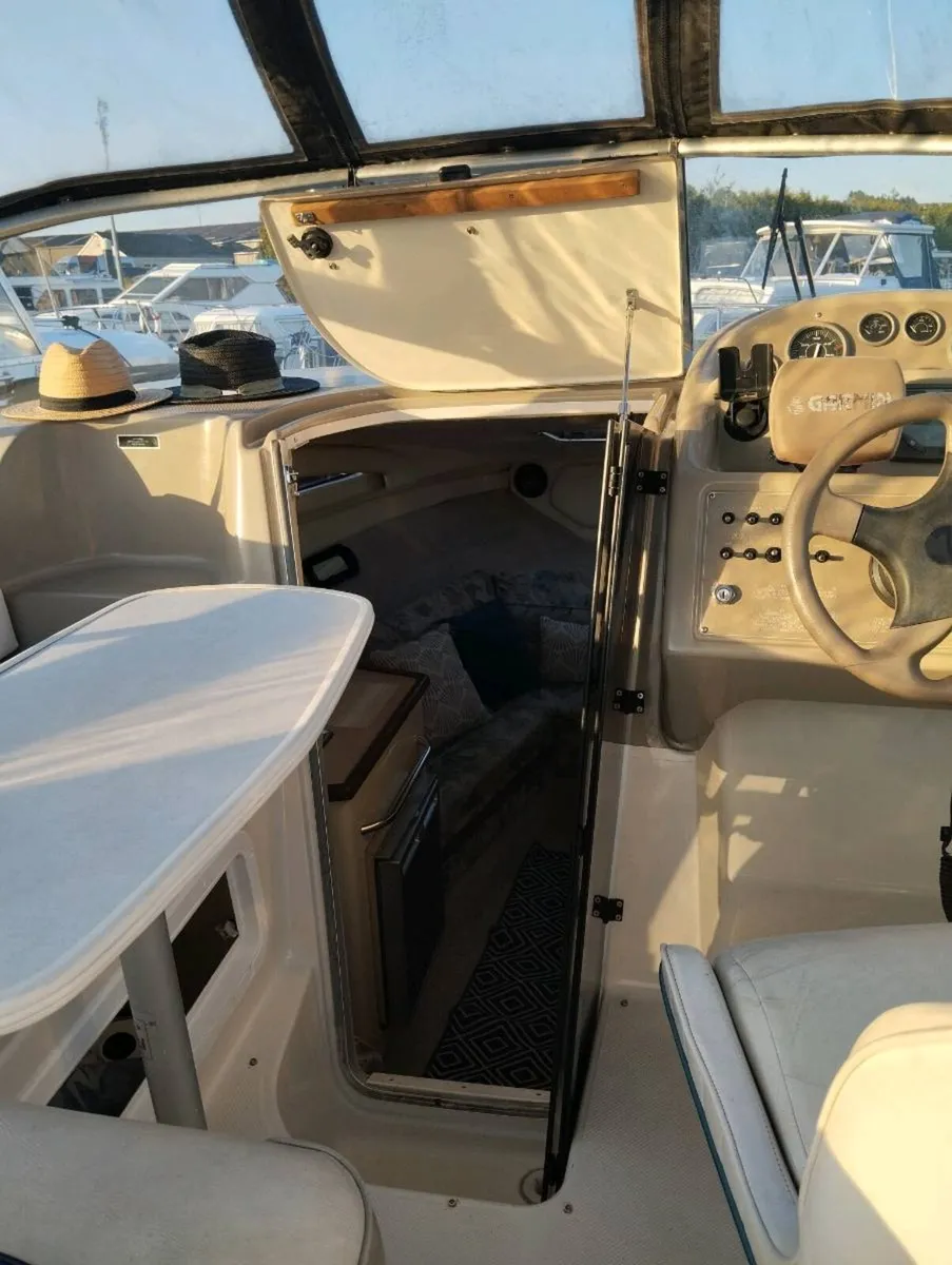 Boat for sale - Image 1