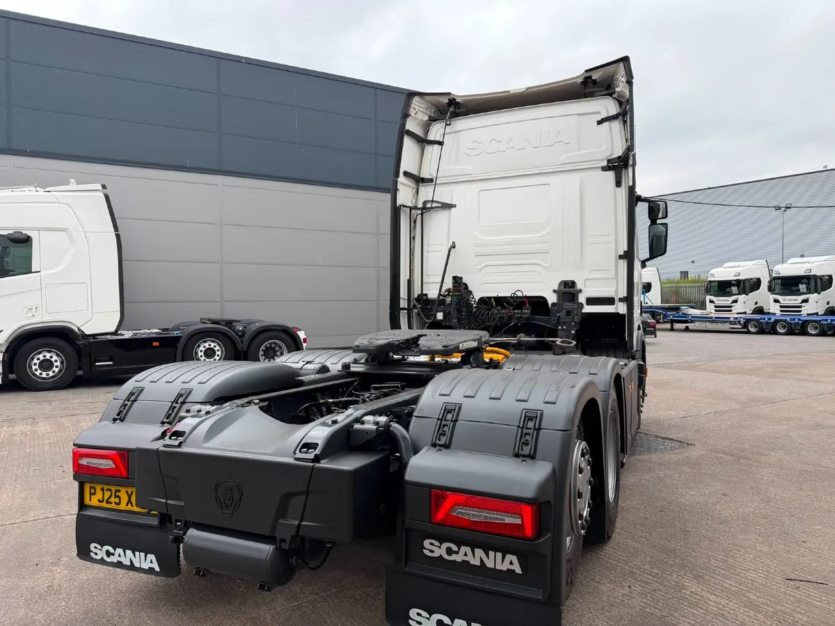 2025 Scania 560R - Image 4