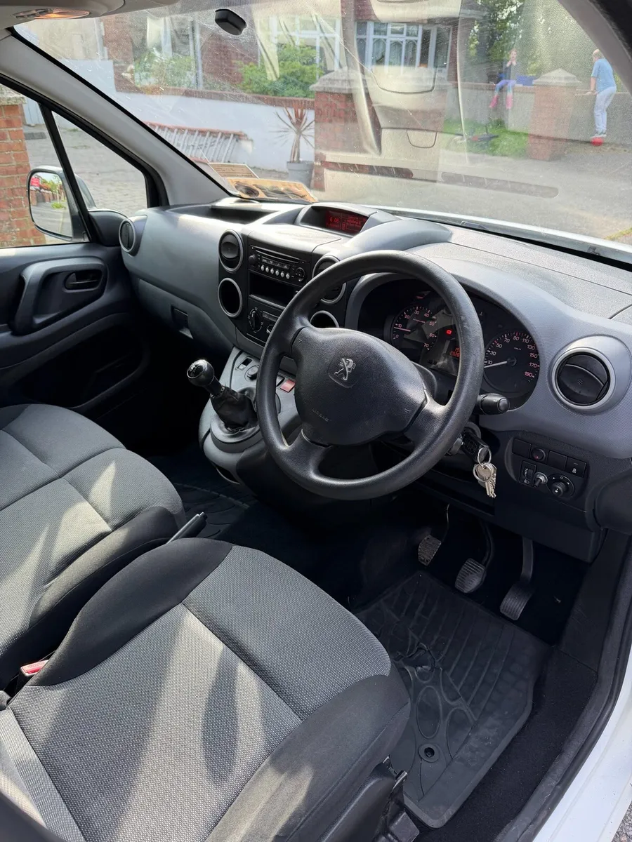 Peugeot Partner 3 Seater - Image 3