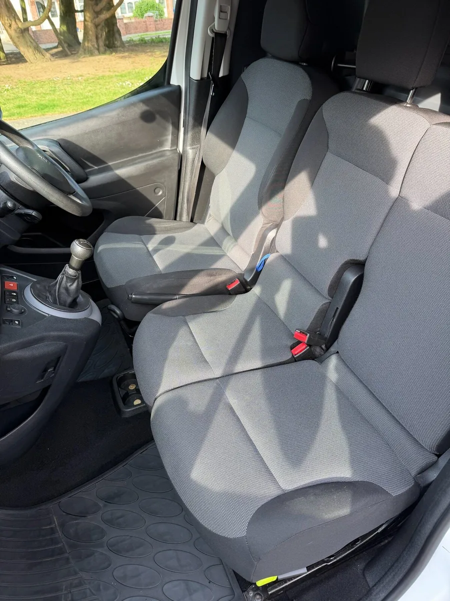 Peugeot Partner 3 Seater - Image 4