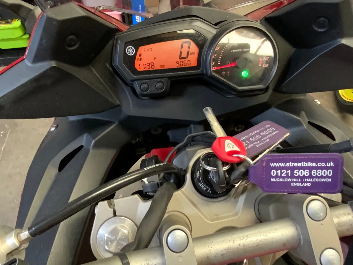 YAMAHA xj6  2010 - Image 3