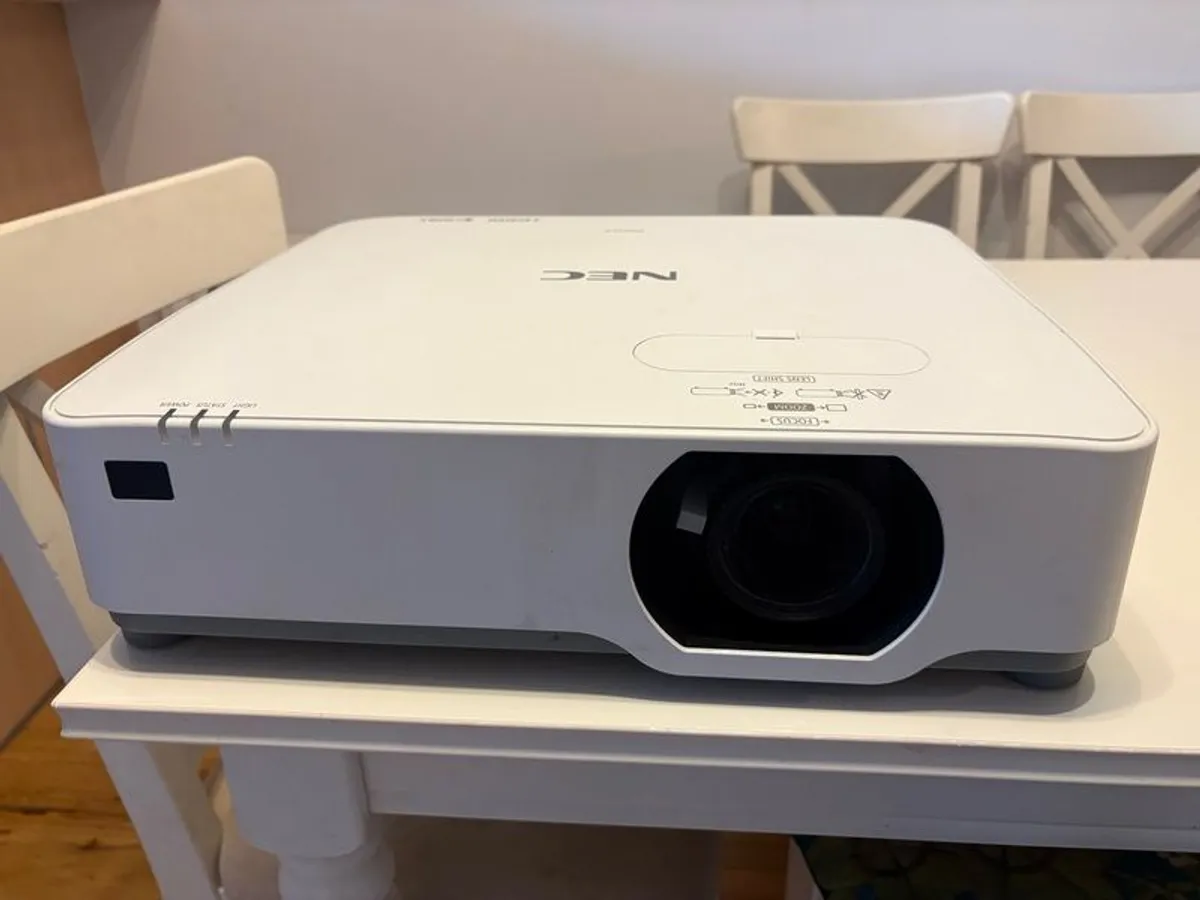 NEC projector - Image 2
