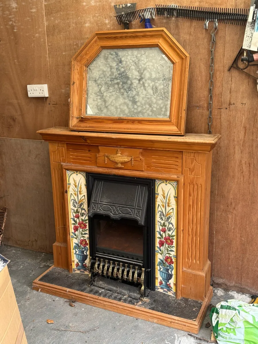 Stand alone fireplace and mirror electric heater - Image 1