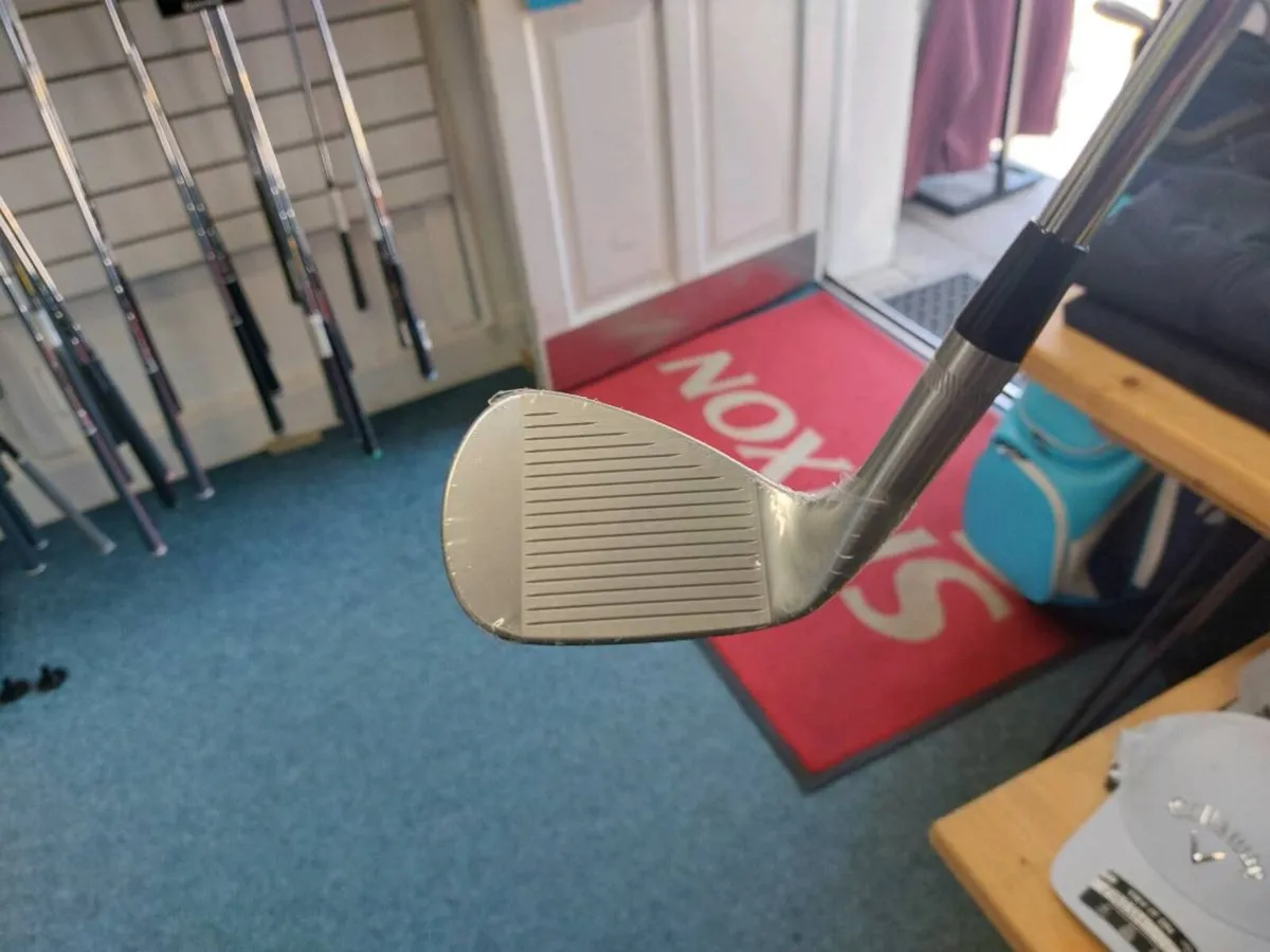 Titleist Vokey SM10 52 degree wedge - Image 3