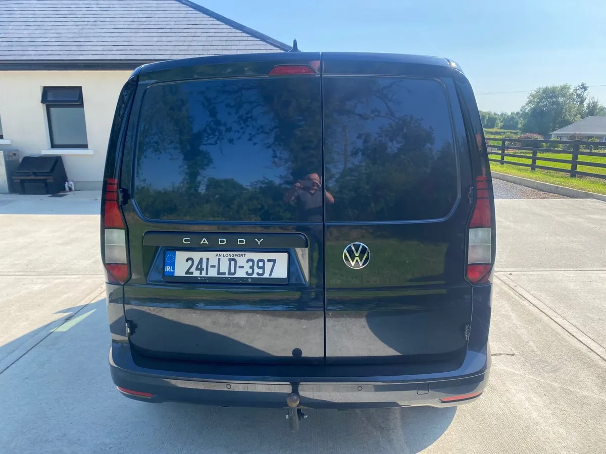 🚙…Volkswagen Caddy 2024 2.0 TDI Low kms - Image 3