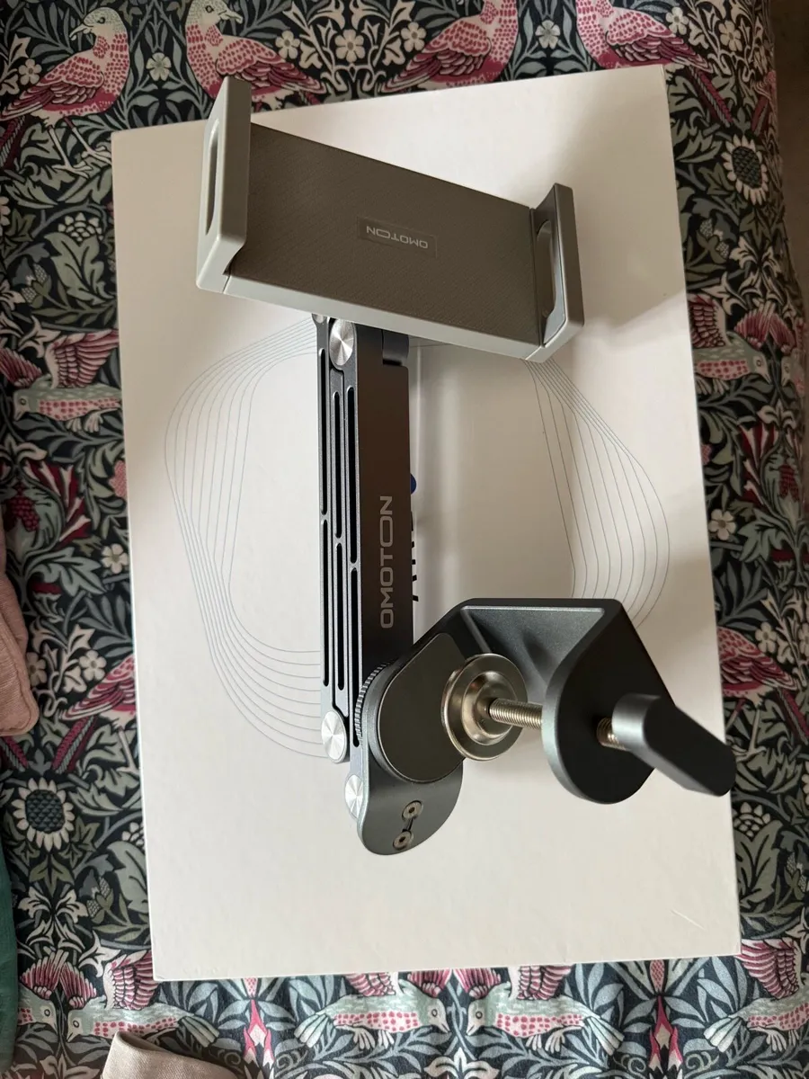 Arzopa Portable Screen & Stand - Image 4