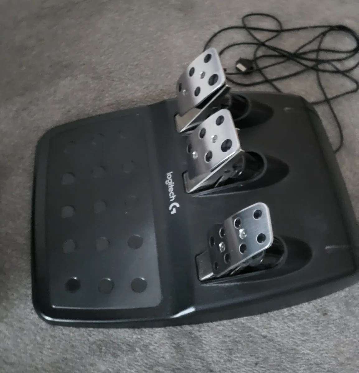 Logitech G920 Wheel + Pedals - Image 4