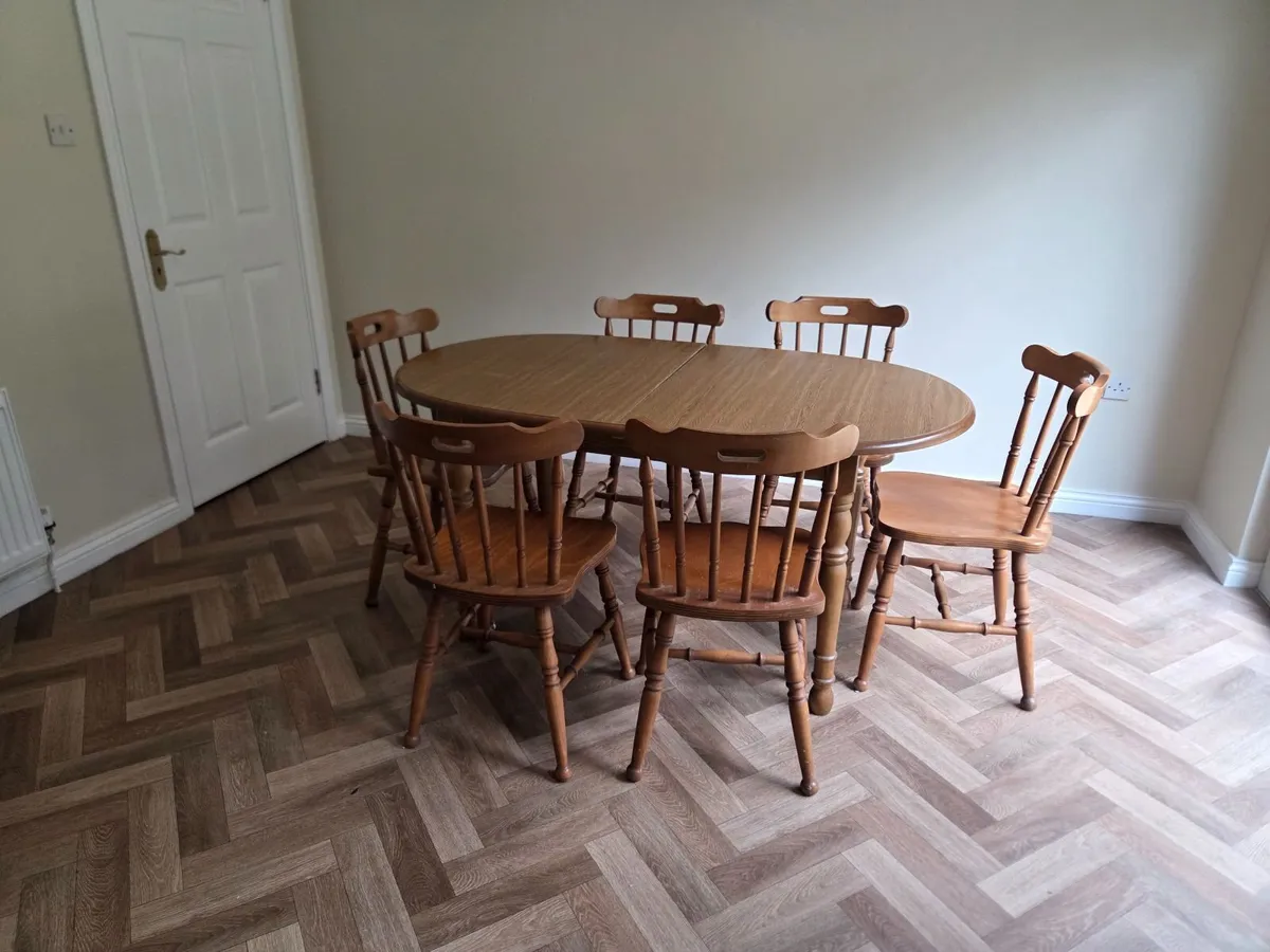 Kitchen table and 6 chairs - Image 2