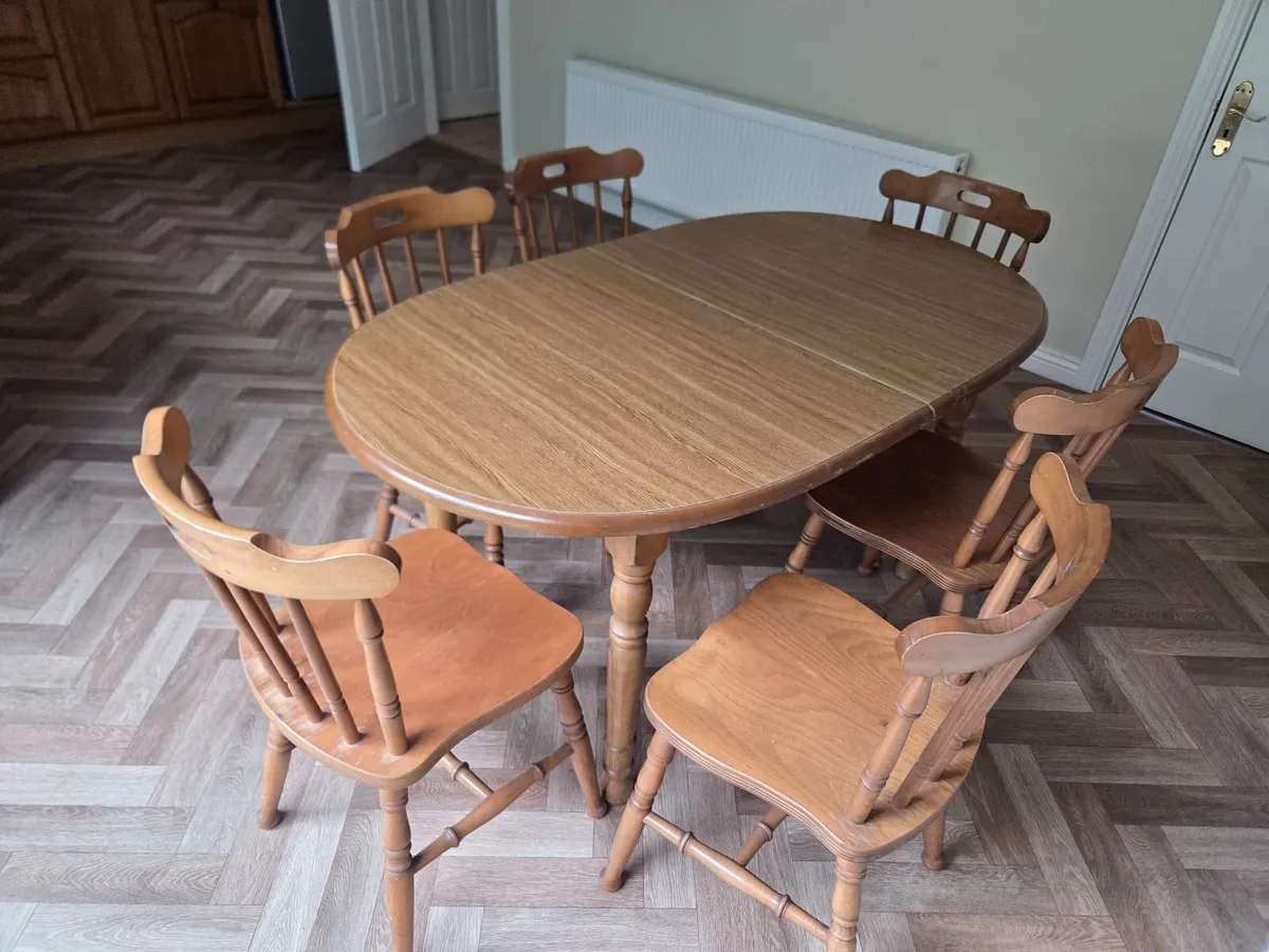 Kitchen table and 6 chairs - Image 4