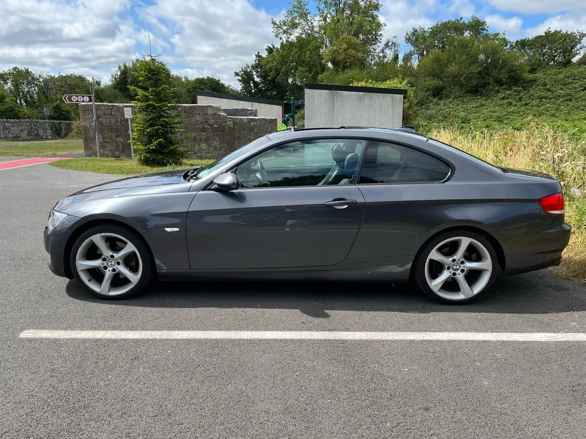 BMW E92 325i - Image 2