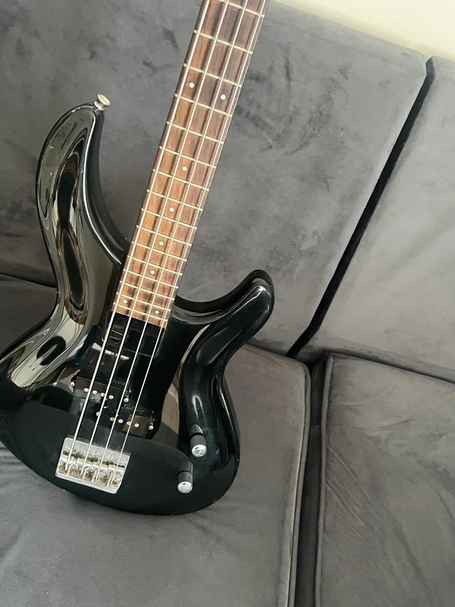 4-String Electric Bass Guitar – Black – Excellent - Image 3