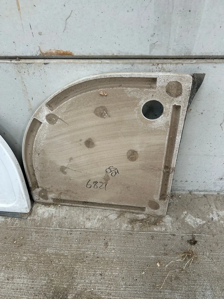 Shower tray ceramic corner unit - Image 3