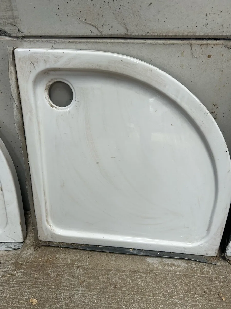 Shower tray ceramic corner unit - Image 2