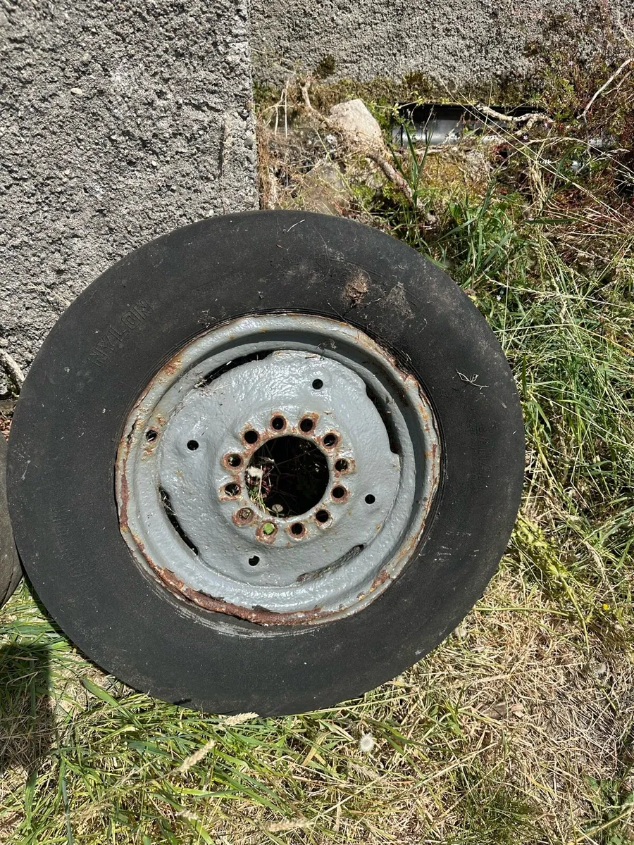 Tractor tyres and rims - Image 3