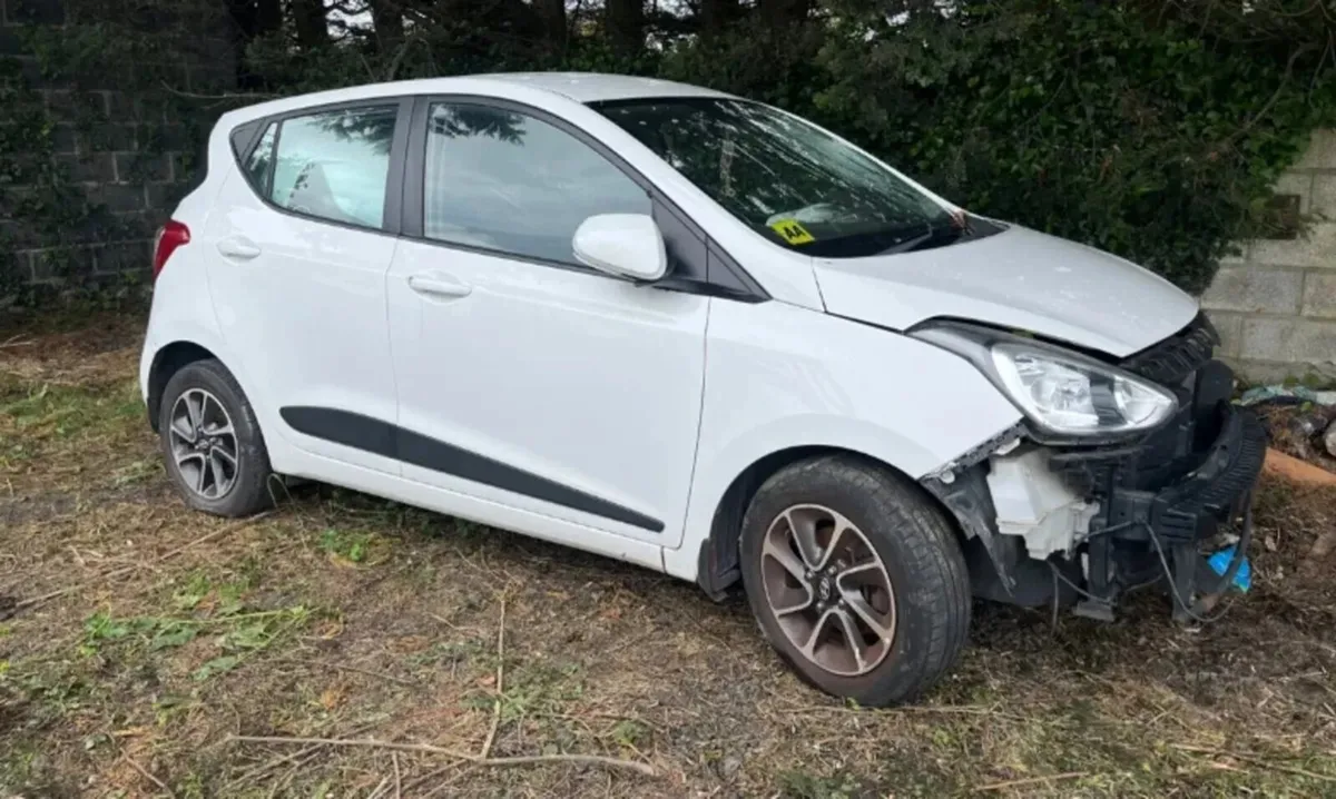 2017 Hyundai i10 1.0 petrol - Image 2