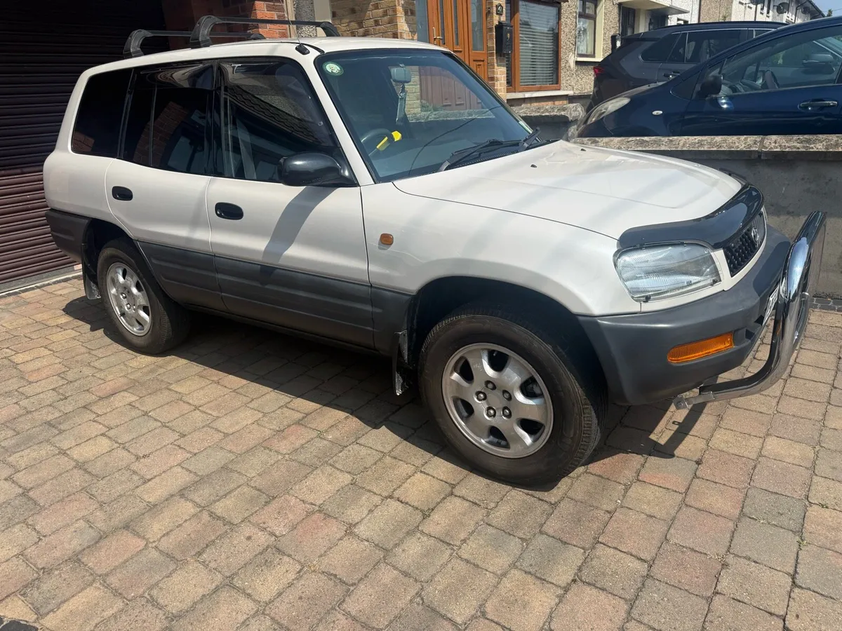 Toyota rav 4 - Image 2