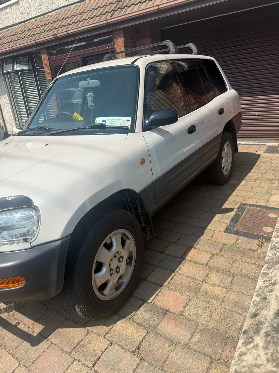 Toyota rav 4 - Image 3