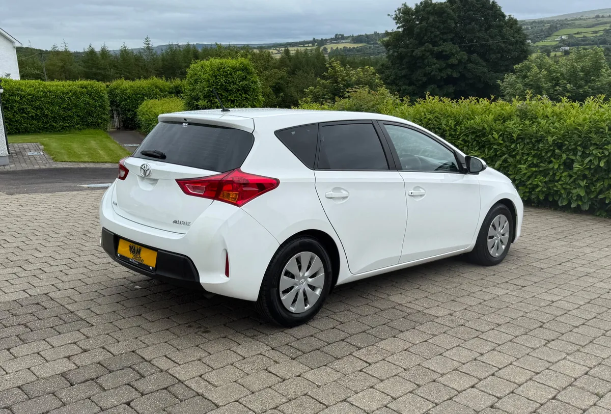 2015 Toyota Auris 1.4 D-4D TERRA VAN NO-VAT!! - Image 4