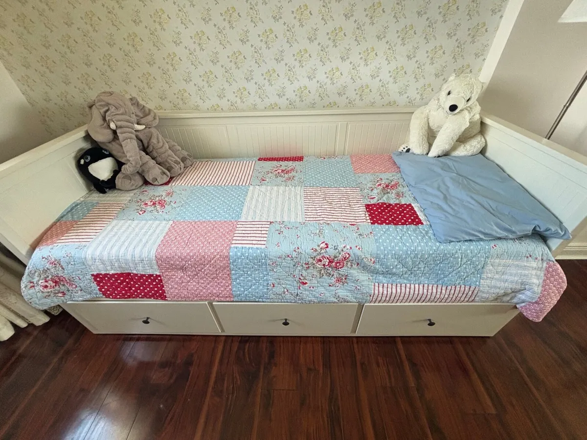 Day Bed - Image 3