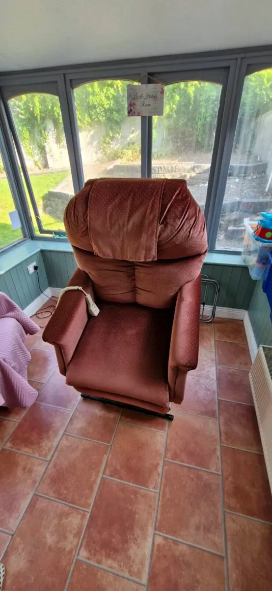 Electric Rise and Recline Chair - Image 2