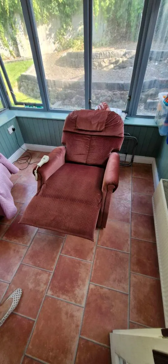 Electric Rise and Recline Chair - Image 3