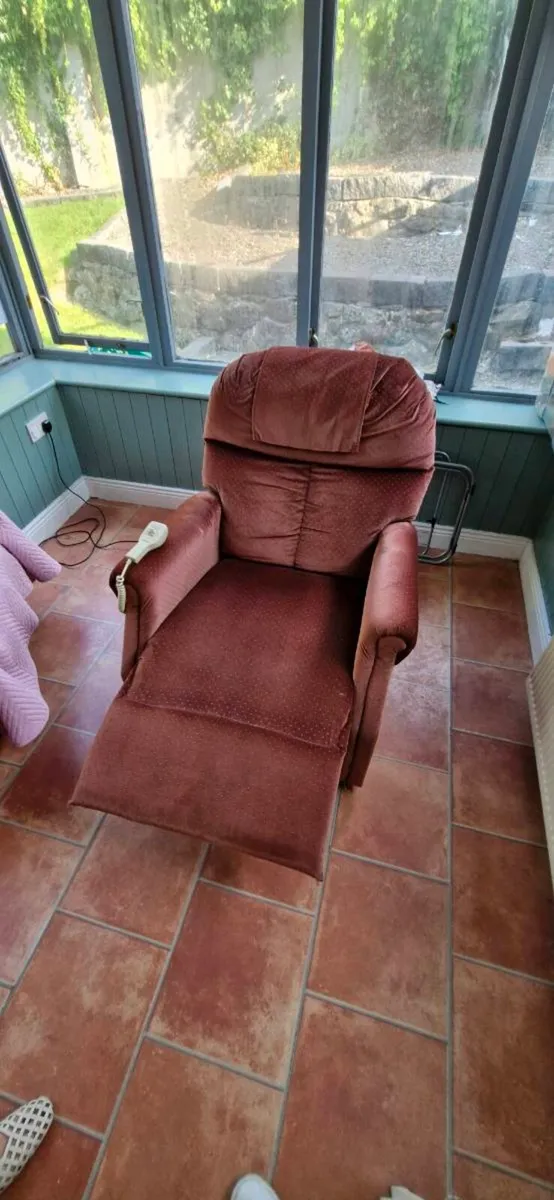 Electric Rise and Recline Chair - Image 4