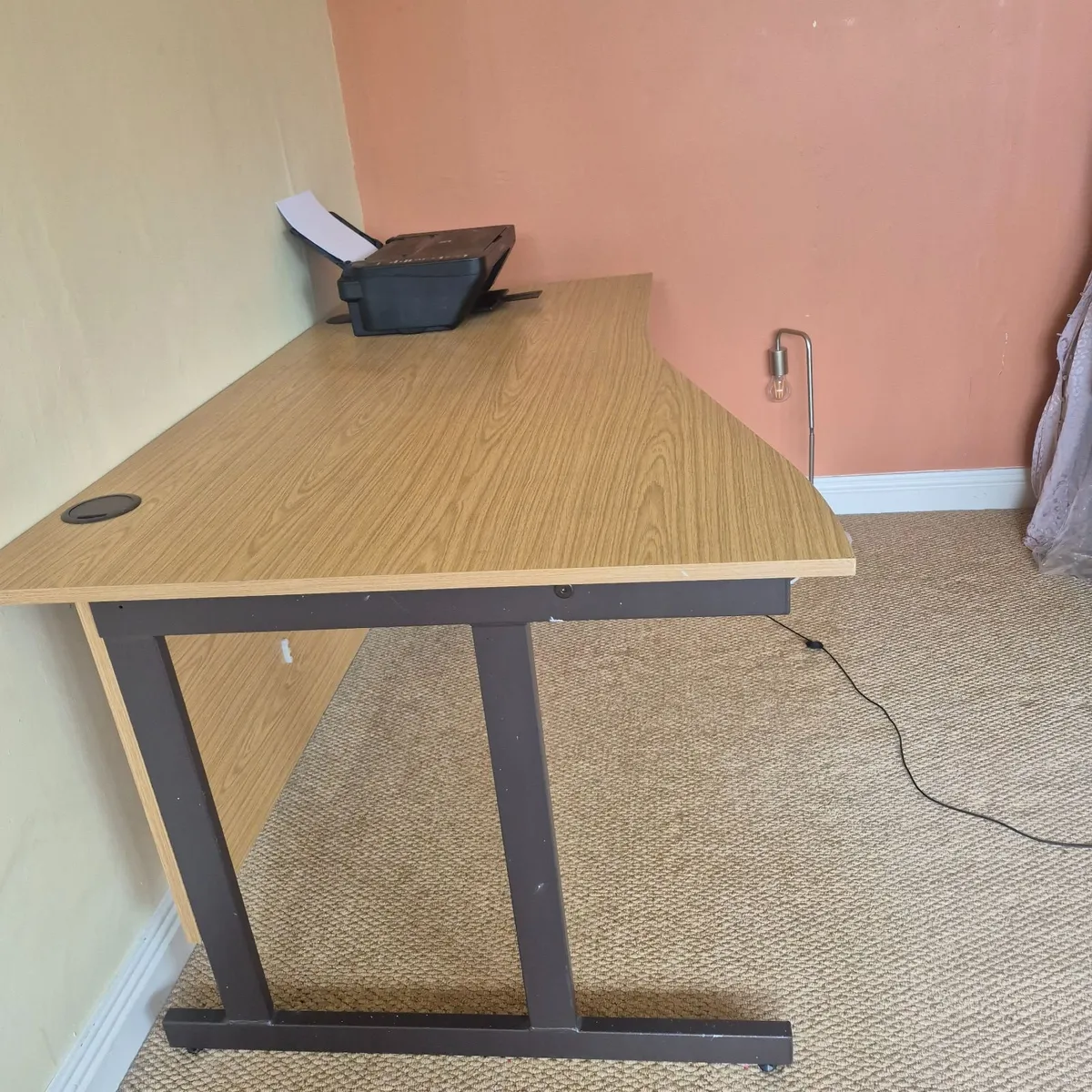 Office table - Image 3