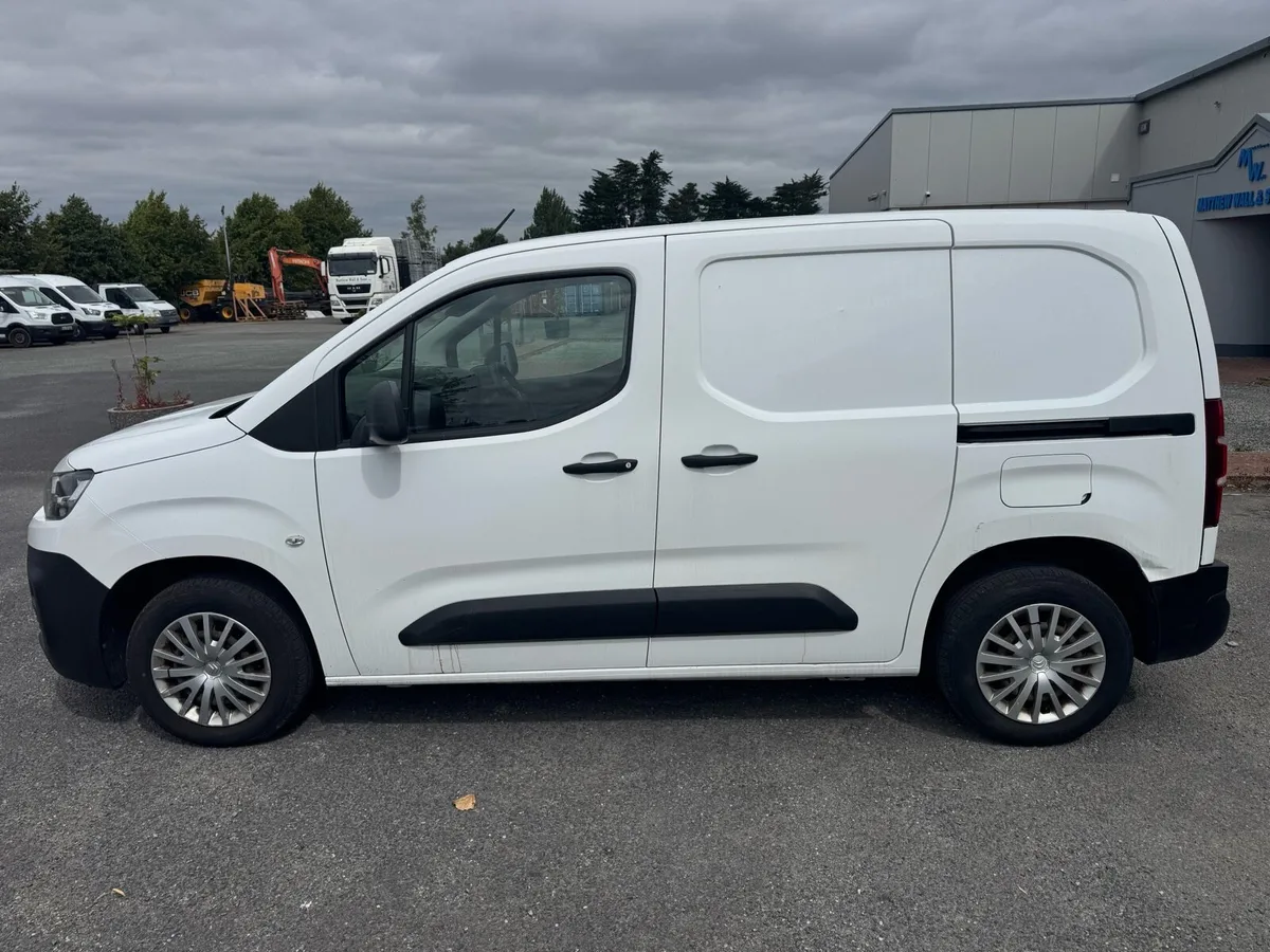 Citroen Berlingo 2019 - Image 2