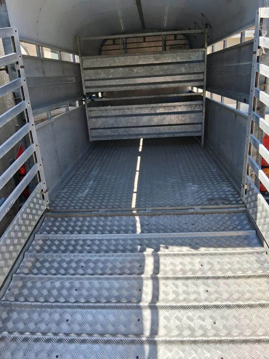 Ifor Williams flat bed & Nugent Cattle trailer - Image 3