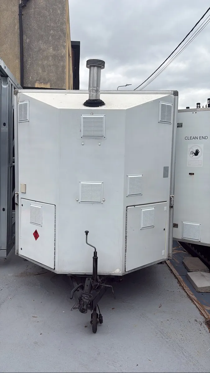 Mobile decontamination unit - Image 1