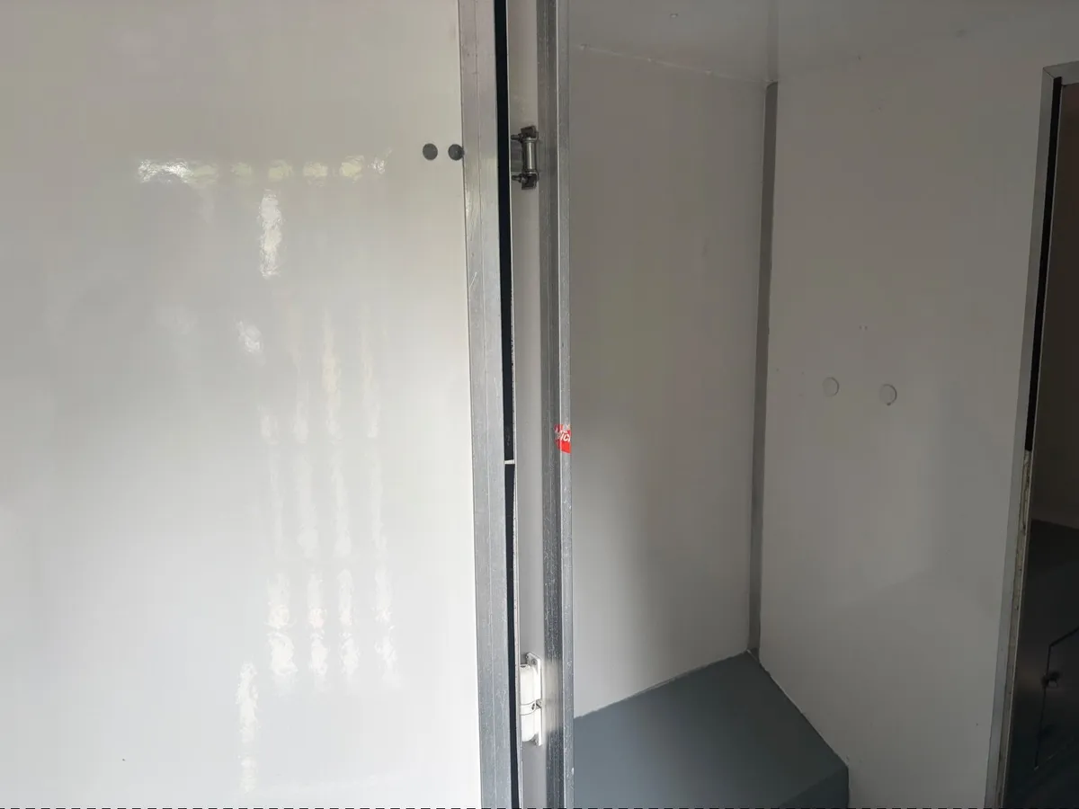 Mobile decontamination unit - Image 4