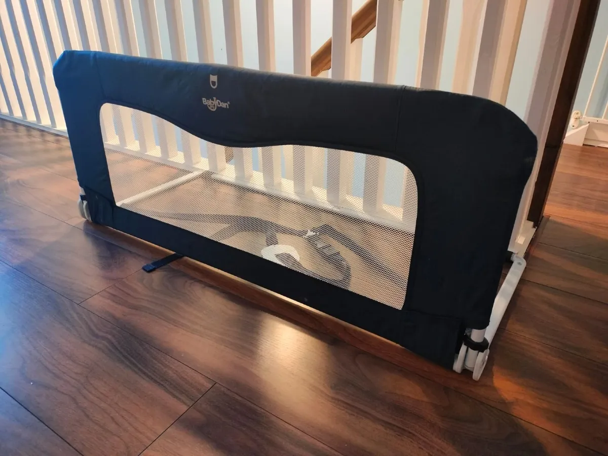 Baby Dan travel bed guard - Image 2