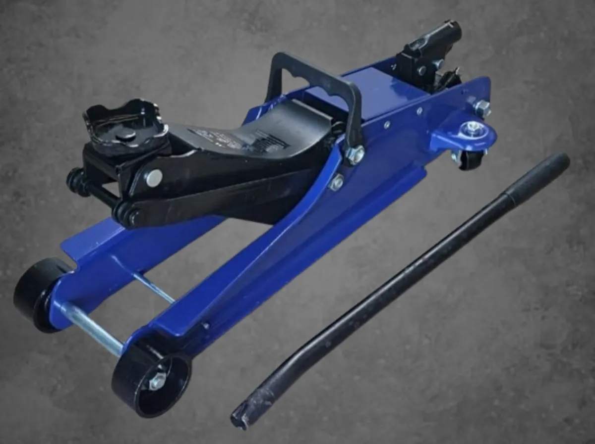 Manarola 2.5 Ton Low Profile Floor Jack – €80